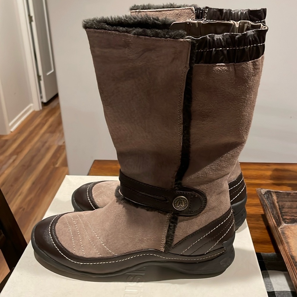 HUSH PUPPIES Side Zipper Boots Thinsulate Women 9 M Taupe Mid Calf Warm Feet